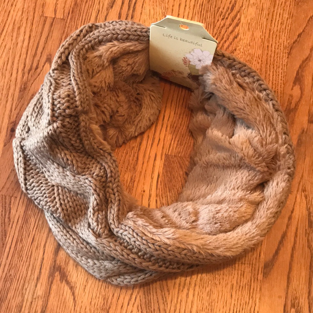 Cableknit Neck Cuff